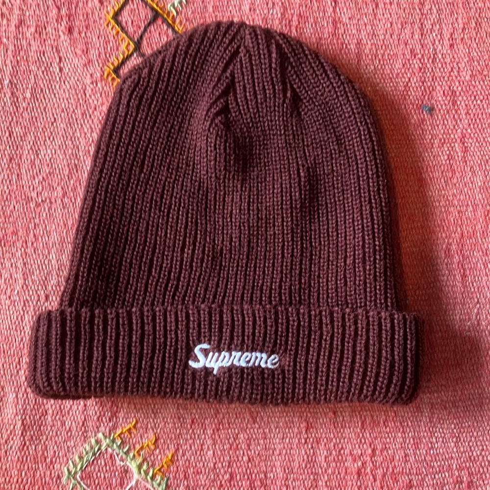 Supreme knit hat